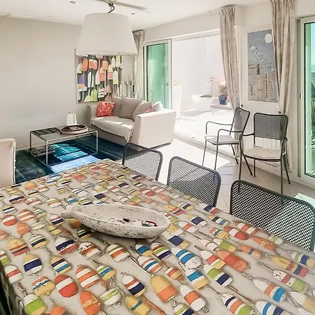 Vakantiehuis 4 Bedroom Stunning In